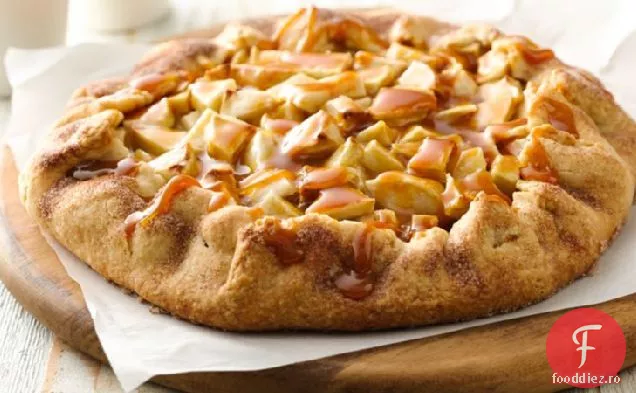 Crostata de mere cu sos de Caramel