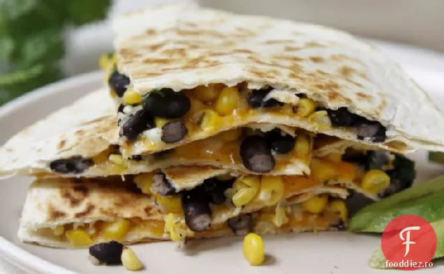 Quesadillas de fasole neagră și porumb