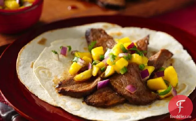 Tacos cu friptură de flanc cu salsa de Mango