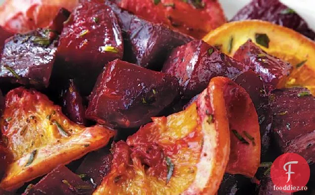 Sfeclă prăjită și portocale cu unt de ierburi