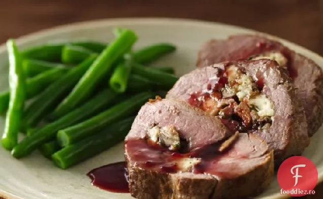 Mușchi de vită umplut cu Gorgonzola și ciuperci cu sos Merlot