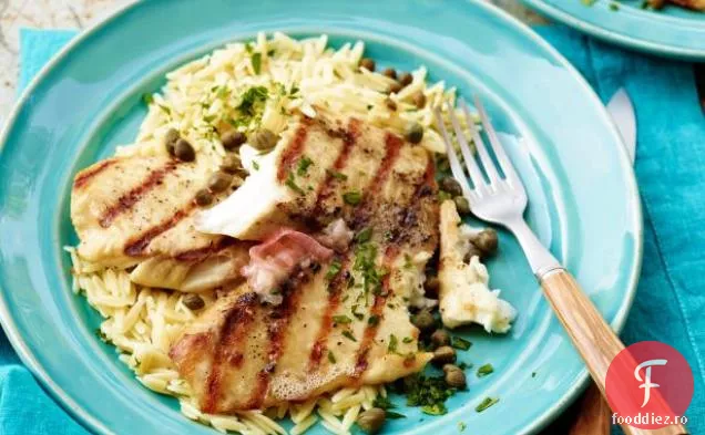 Tilapia la grătar cu unt de lămâie, capere și Orzo