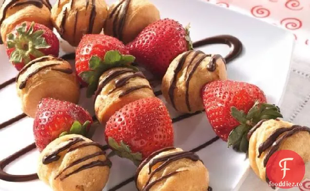 Căpșuni-Cremă Puff Kabobs