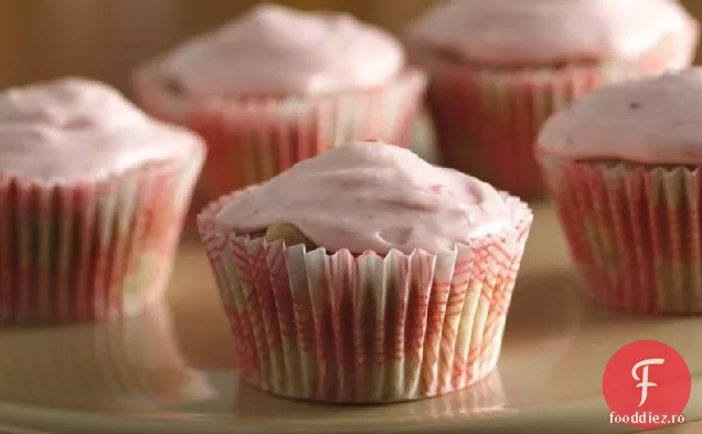 Cupcakes Cu Căpșuni-Rubarbă
