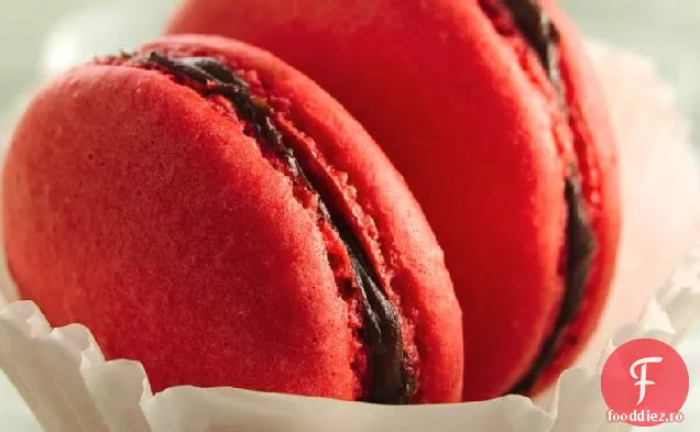 Macaroane franceze cu Ganache de ciocolată dulce-amăruie