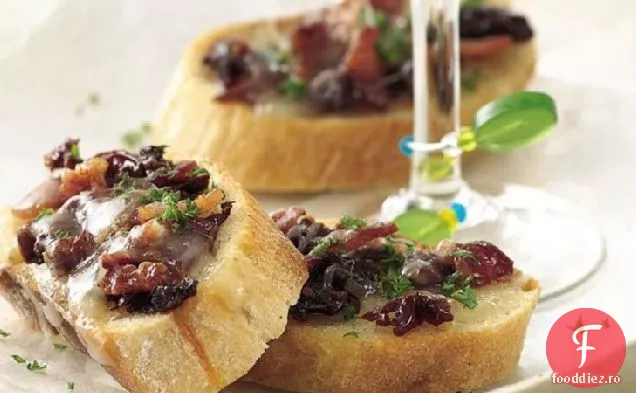 Bruschetta de roșii și slănină uscate la soare