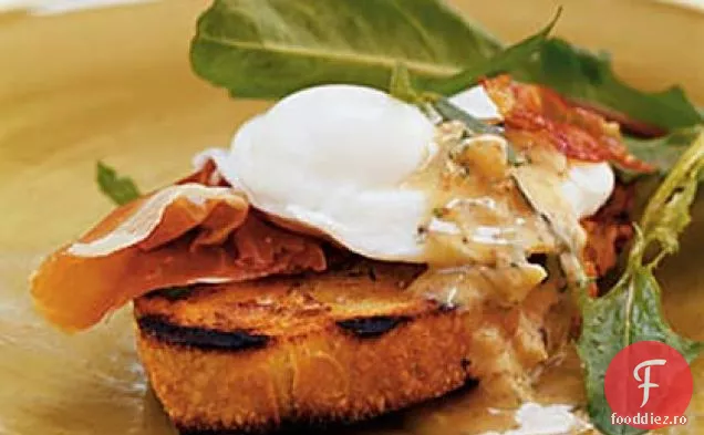 Bruschetta de mic dejun cu Prosciutto, ouă Pocate și vinetă caldă de muștar