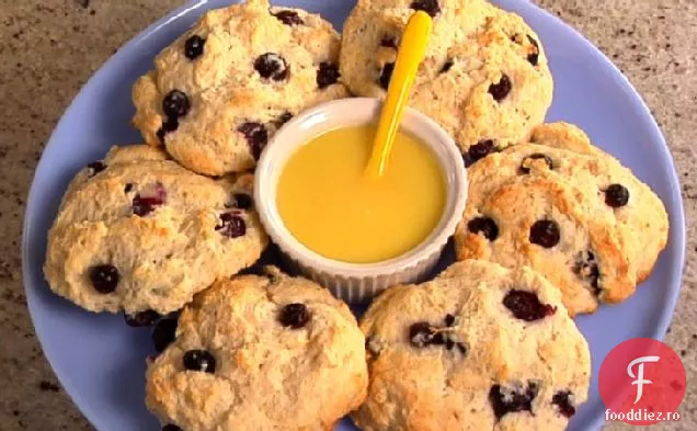 Biscuiți de afine cu glazură de lămâie