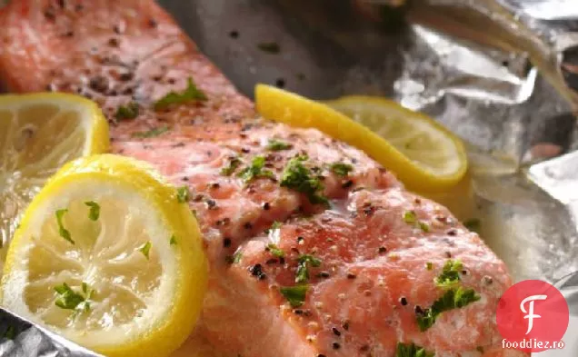 Pachete De Folie De Lămâie-Somon La Grătar