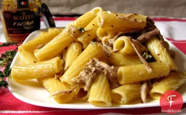 Rigatoni Cu Carne De Porc Mărunțită În Sos De Cremă De Muștar