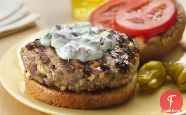 Burgeri greci de curcan cu sos Tzatziki