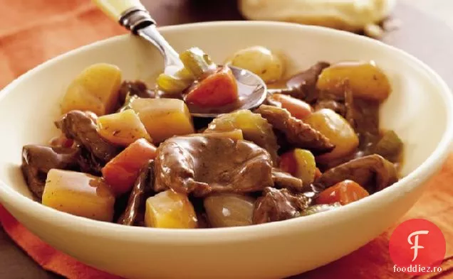 Tigaie cu carne și cartofi