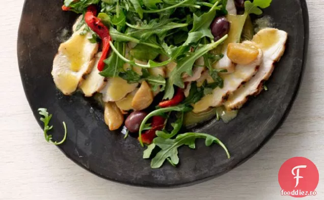 Salată De Pui La Grătar Cu Confit De Usturoi