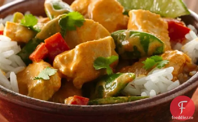 Pui De Nucă De Cocos Curry Roșu Thailandez