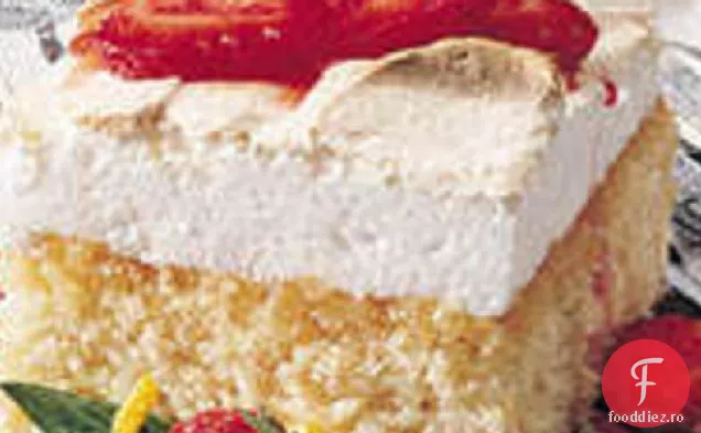 Tort de bezea cu lămâie cu căpșuni