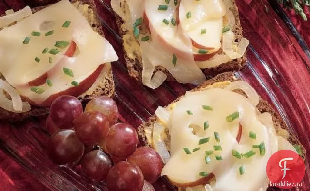 Jarlsberg, ceapă și măr Canapcabross