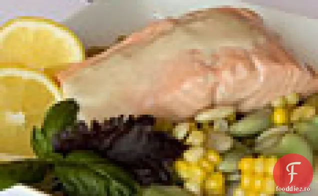 Somon pocat cu unt de busuioc și Succotash