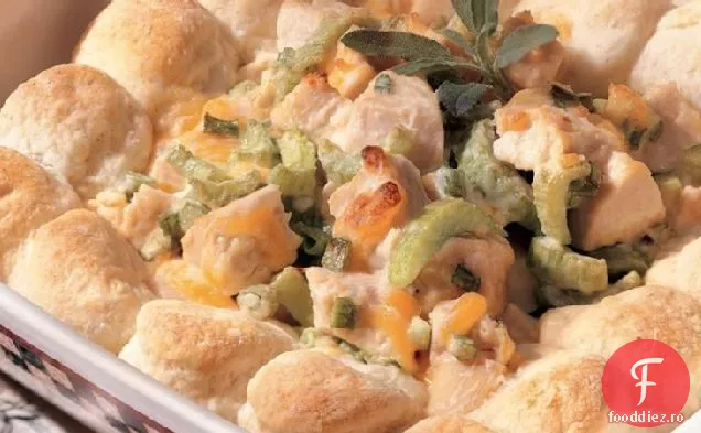 Salată de curcan fierbinte cu biscuiți de salvie