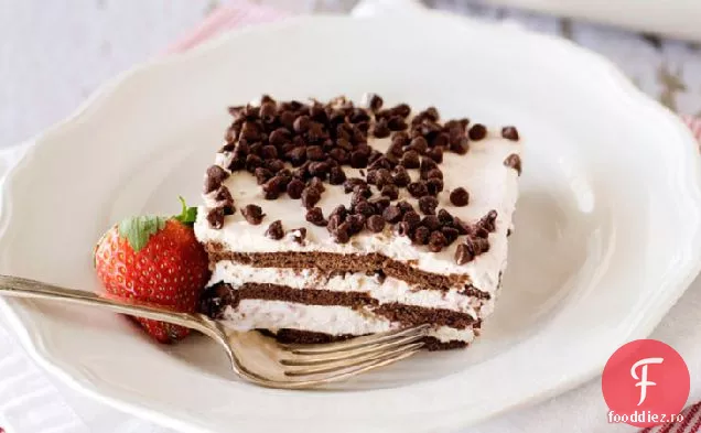 Tort Cu Ciocolată Și Căpșuni