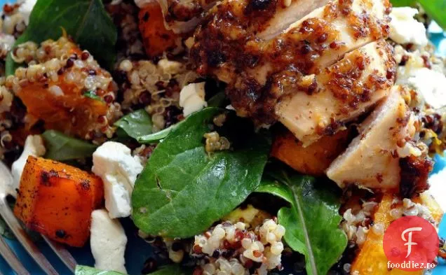 Pui Cu Crustă De Muștar Peste Quinoa Și Salată De Dovleac Prăjită