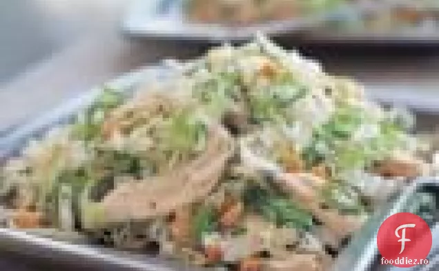 Salată De Pui Vietnameză