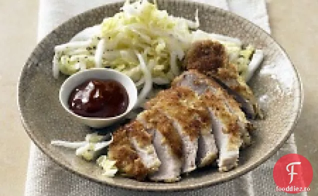Cotlet de porc cu crustă Panko cu salată Napa
