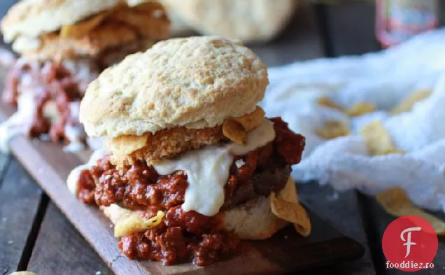 Ultimul Burger De Biscuiți Cu Sos De Brânză Chili