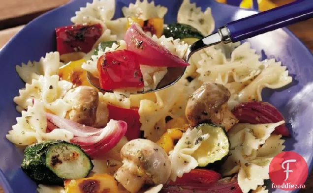 Salată De Legume-Paste La Grătar
