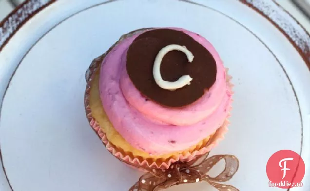 Cupcakes Cu Zmeură De Ciocolată Albă