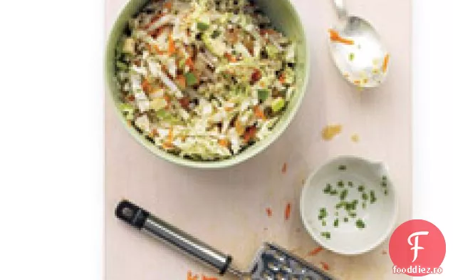 Salată de varză dulce și picantă