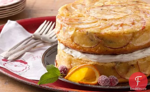 Tort de mere cu susul în jos cu fructe înmuiate în whisky