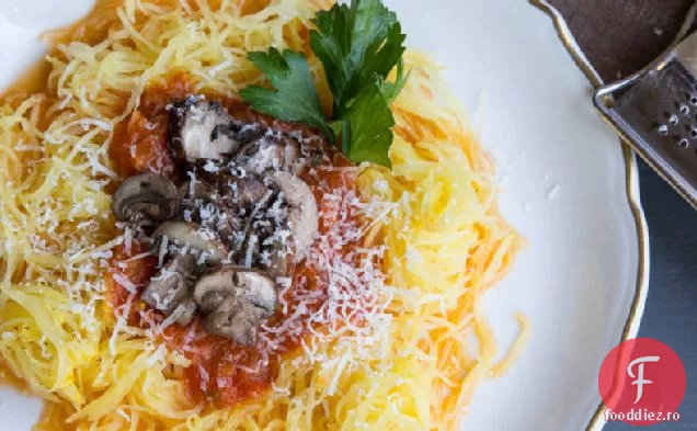 Spaghete Squash cu ciuperci și Marinara