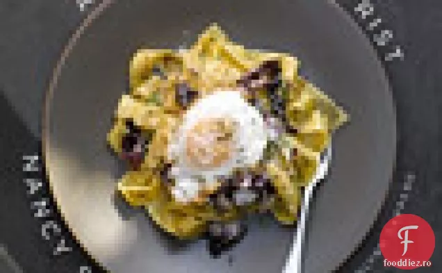 Supă de fasole toscană cu Prosciutto și Parmigiano-Reggiano ras