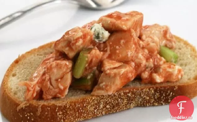 Salată De Pui În Stil Aripă De Bivol