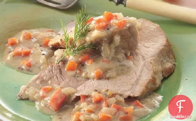 Friptură de porc cu aragaz lent cu sos cremos de muștar