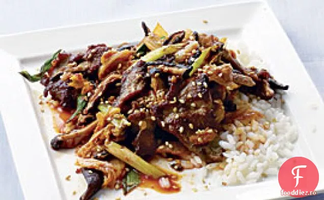 Carne de porc prăjită cu Kimchi și Shiitake