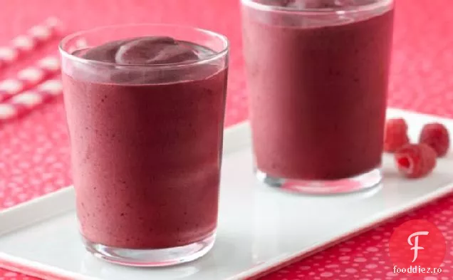 Smoothies de ciocolată cu fructe de pădure și spanac