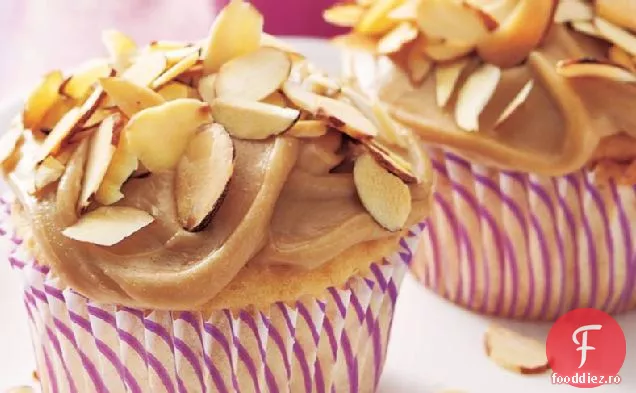 Cupcakes cu migdale prăjite cu glazură de Caramel