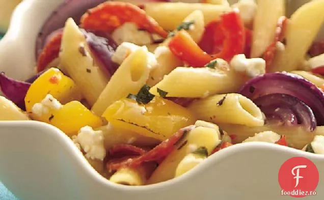 Salată de Paste cu ardei dulci prăjiți cu ierburi și Feta