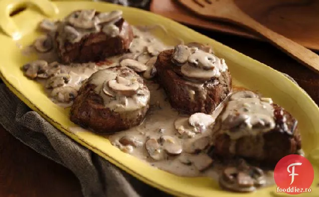 Filete de vită cu sos de usturoi de ciuperci