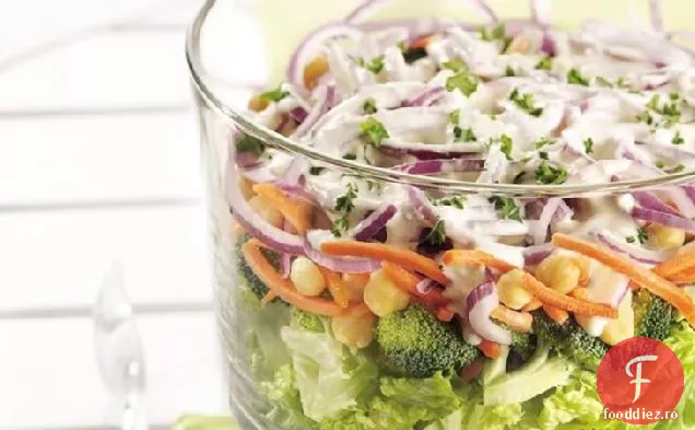 Salată Stratificată Supreme
