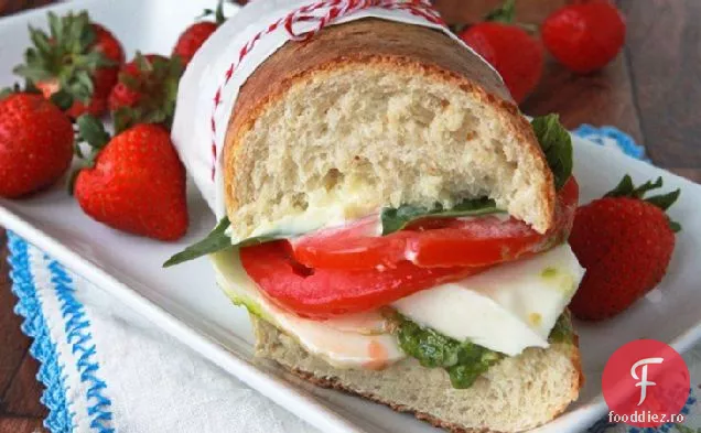 Sandvișuri Pesto Cu Rucola Caprese
