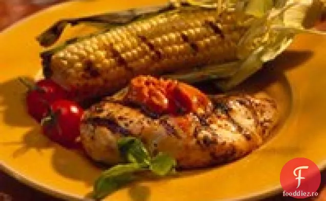 Piept de pui la grătar cu unt de roșii-busuioc