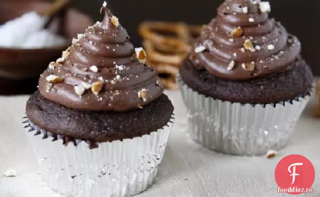 Cupcakes de ciocolată cu centru de Caramel sărat surpriză