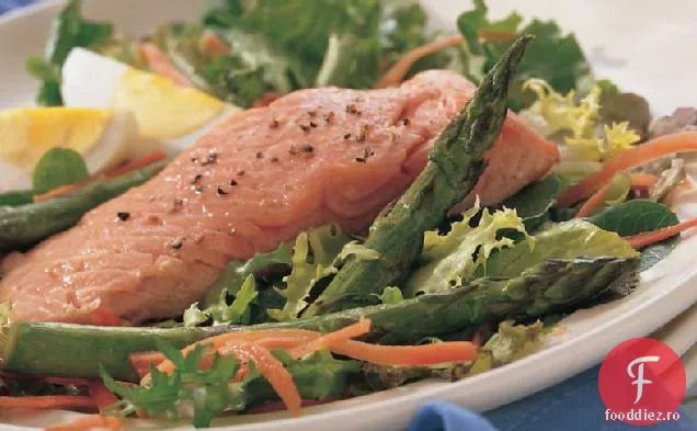 Salată de somon și sparanghel