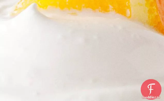 Cupcakes albe belgiene cu glazură portocalie