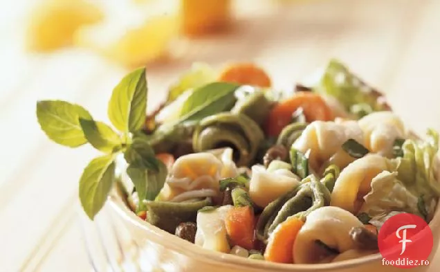 Salată De Tortellini Umplută Cu Brânză