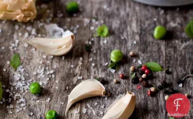 Salată Proaspătă De Mazăre, Ierburi Și Brânză