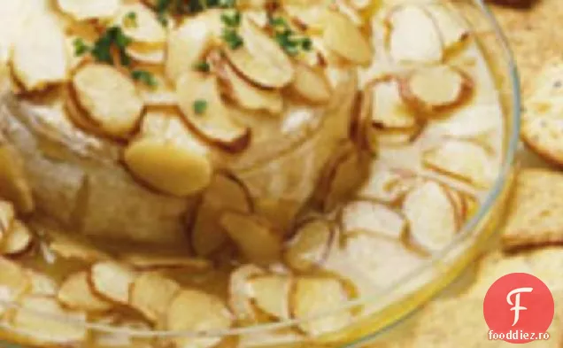 Brie cu migdale