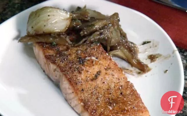 Somon glazurat cu fenicul fiert